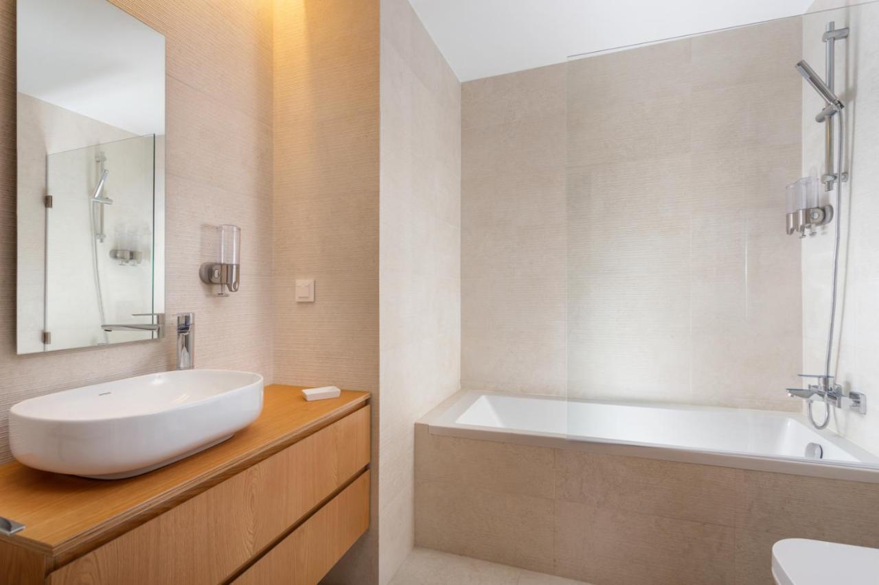 Stupendo- Two Rooms, Patio With Refreshing Pond-Center-Air Conditioning-Free Park Лиссабон Экстерьер фото